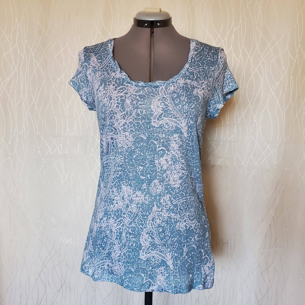 Lucy & Laurel 100% Linen Tshirt